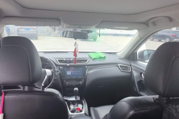 Used Nissan X-Trail 2014 2.5L CVT Luxury Edition 4WD Headliner