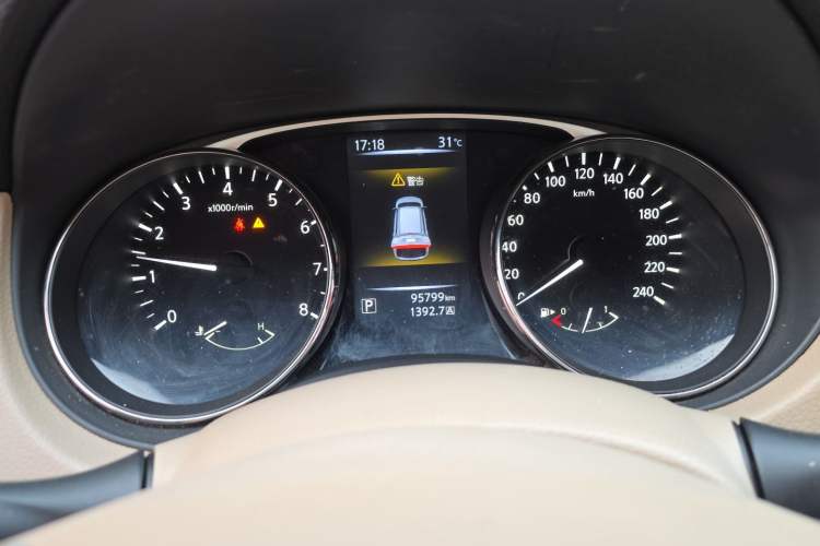 Used Nissan X-Trail 2014 2.5L CVT Leading Edition 4WD Instrument Cluster