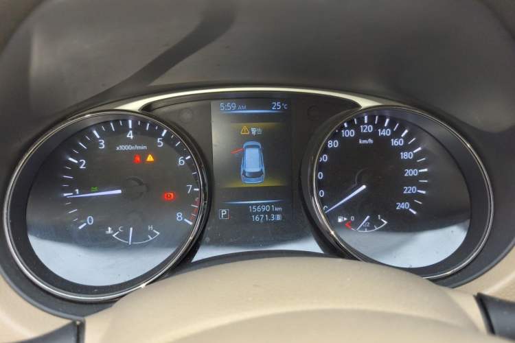 Used Nissan X-Trail 2014 2.5L CVT Leading Edition 4WD Instrument Cluster