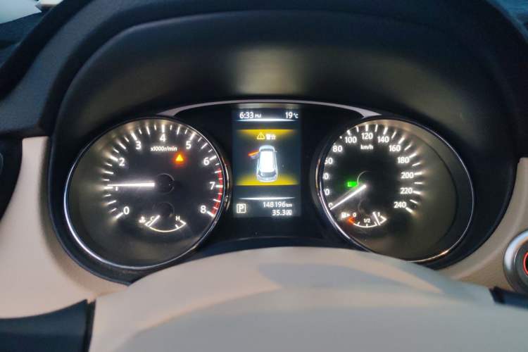 Used Nissan X-Trail 2014 2.0L CVT Comfort Edition 2WD Instrument Cluster