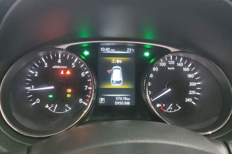 Used Nissan X-Trail 2014 2.5L CVT Leading Edition 4WD Instrument Cluster