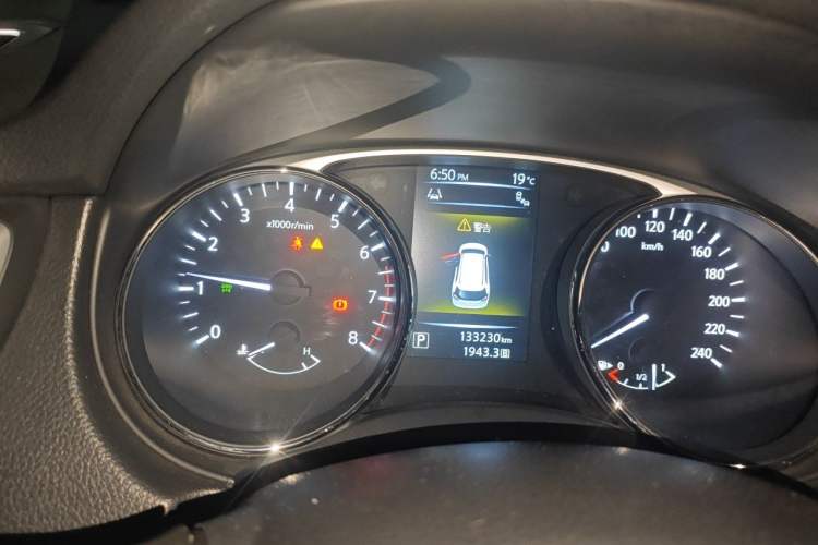 Used Nissan X-Trail 2014 2.5L CVT Luxury Edition 4WD Instrument Cluster