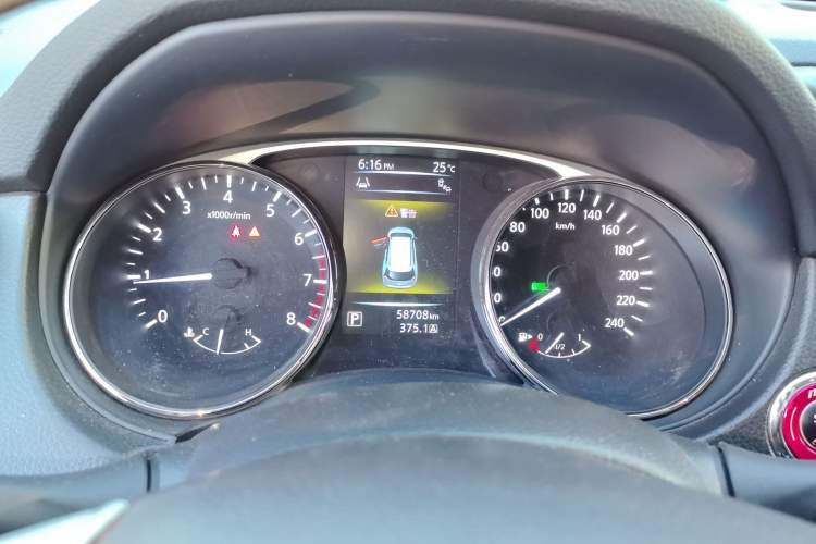 Used Nissan X-Trail 2014 2.5L CVT Luxury Edition 4WD Instrument Cluster