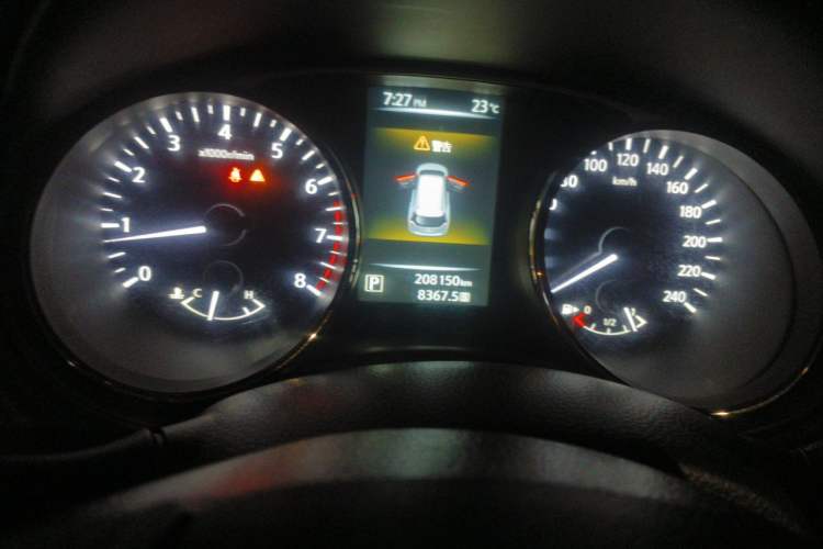 Used Nissan X-Trail 2014 2.5L CVT Leading Edition 4WD Instrument Cluster