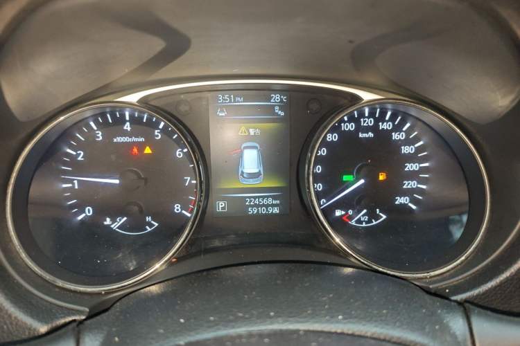 Used Nissan X-Trail 2014 2.5L CVT Luxury Edition 4WD Instrument Cluster