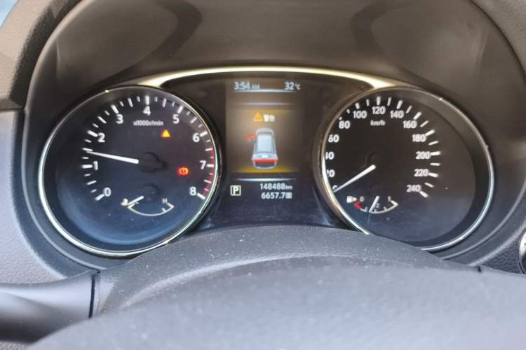 Used Nissan X-Trail 2014 2.5L CVT Luxury Edition 4WD Instrument Cluster