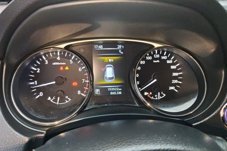 Used Nissan X-Trail 2014 2.5L CVT Luxury Edition 4WD Instrument Cluster