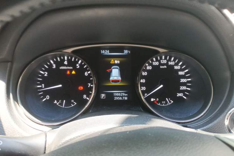 Used Nissan X-Trail 2014 2.5L CVT Luxury Edition 4WD Instrument Cluster