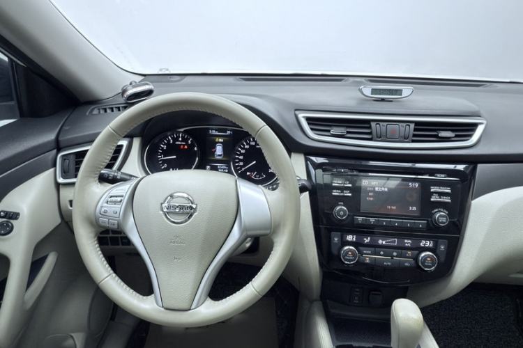 Used Nissan X-Trail 2014 2.0L CVT Comfort Edition 2WD Interior 1