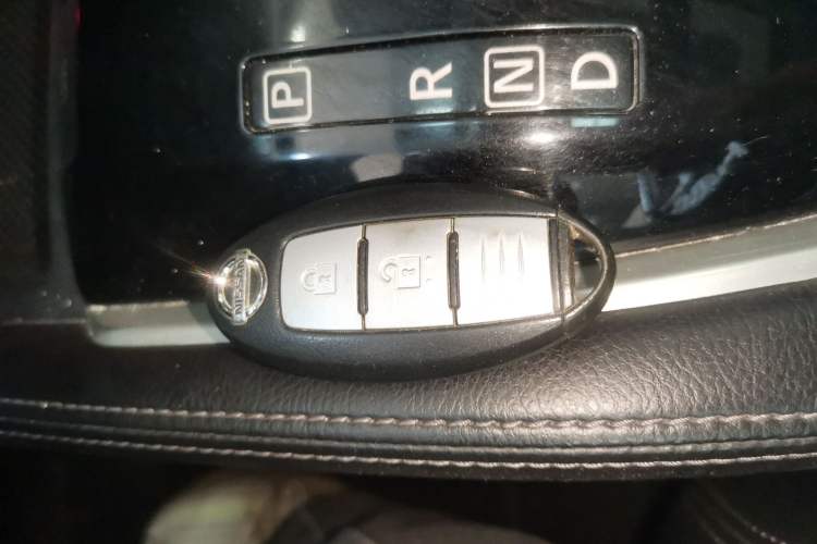Used Nissan X-Trail 2014 2.5L CVT Leading Edition 4WD Interior 1