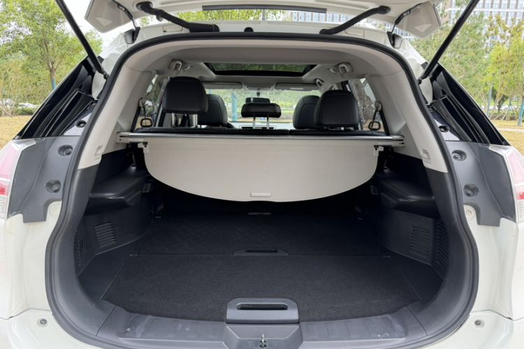 Used Nissan X-Trail 2014 2.0L CVT Comfort Edition 2WD Interior 12
