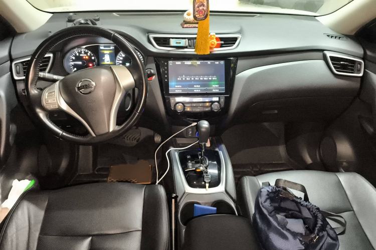 Used Nissan X-Trail 2014 2.0L CVT Comfort Edition 2WD Interior 2