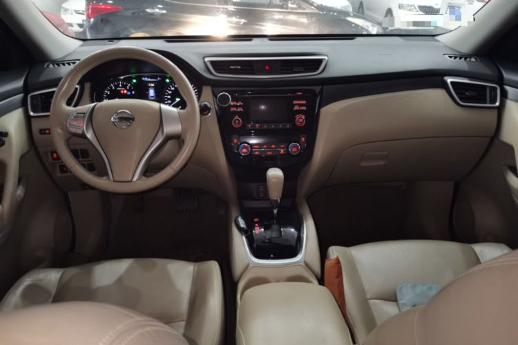 Used Nissan X-Trail 2014 2.0L CVT Comfort Edition 2WD Interior 2