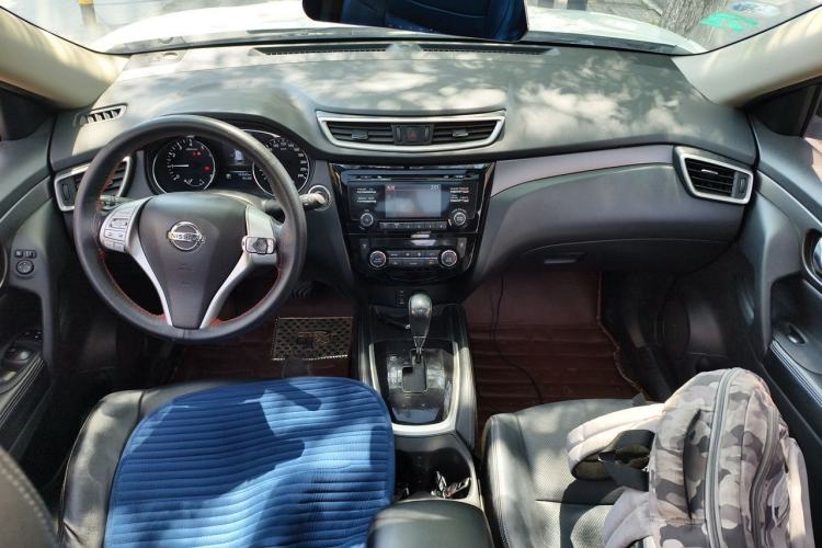 Used Nissan X-Trail 2014 2.0L CVT Comfort Edition 2WD Interior 2