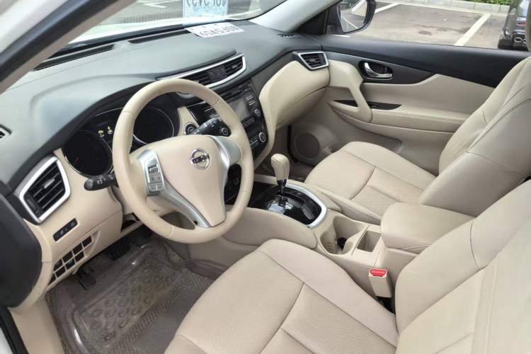 Used Nissan X-Trail 2014 2.0L CVT Comfort Edition 2WD Interior 2