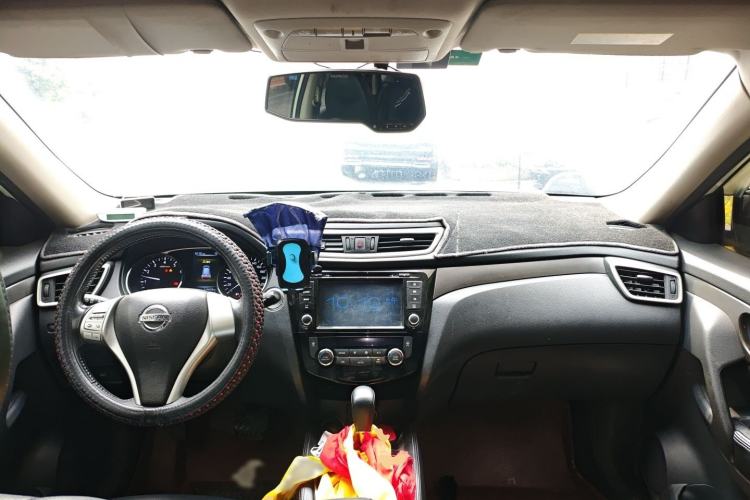 Used Nissan X-Trail 2014 2.0L CVT Comfort Edition 2WD Interior 2