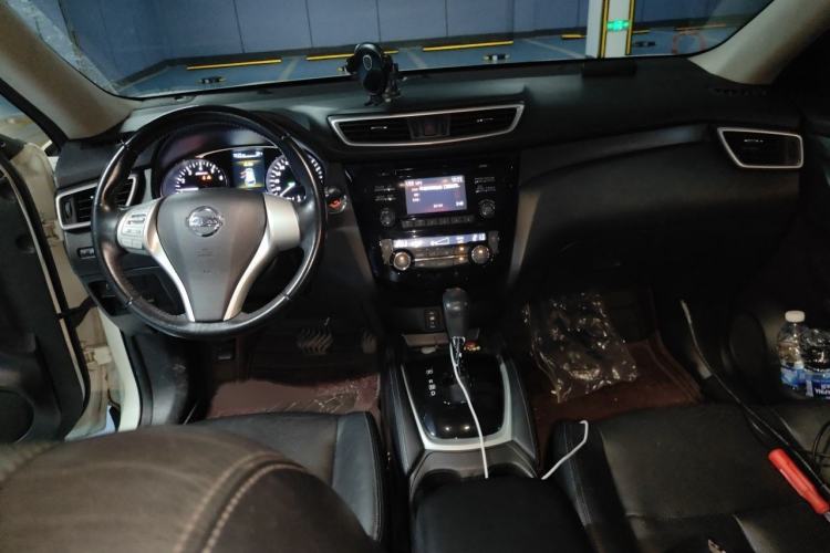 Used Nissan X-Trail 2014 2.0L CVT Comfort Edition 2WD Interior 2
