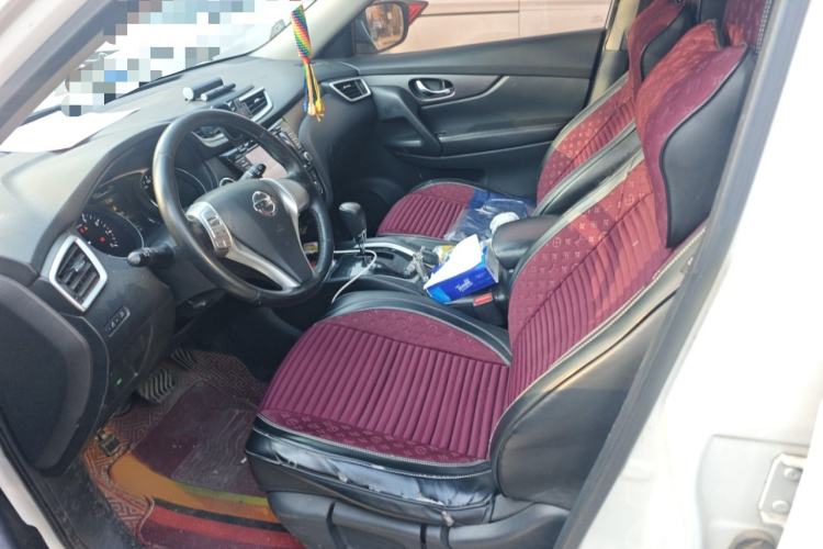 Used Nissan X-Trail 2014 2.0L CVT Comfort Edition 2WD Interior 3