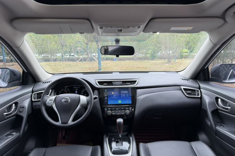 Used Nissan X-Trail 2014 2.0L CVT Comfort Edition 2WD Interior 3