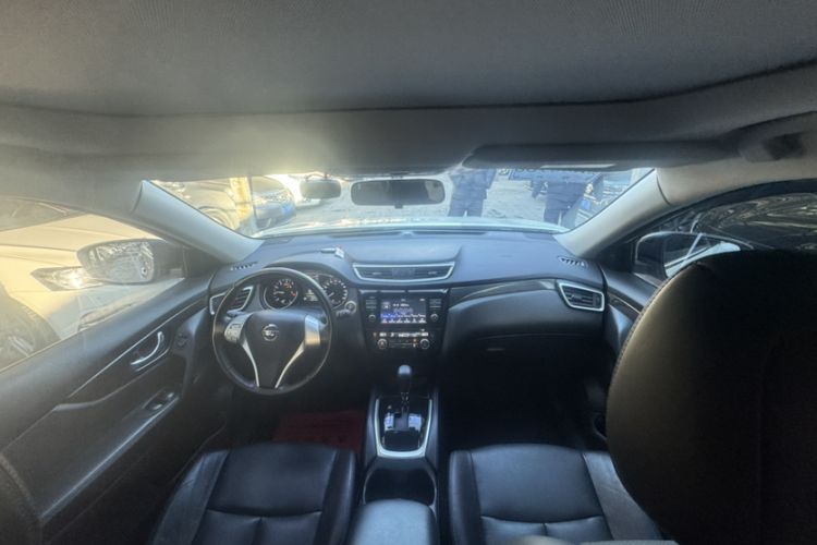 Used Nissan X-Trail 2014 2.5L CVT Luxury Edition 4WD Interior 4