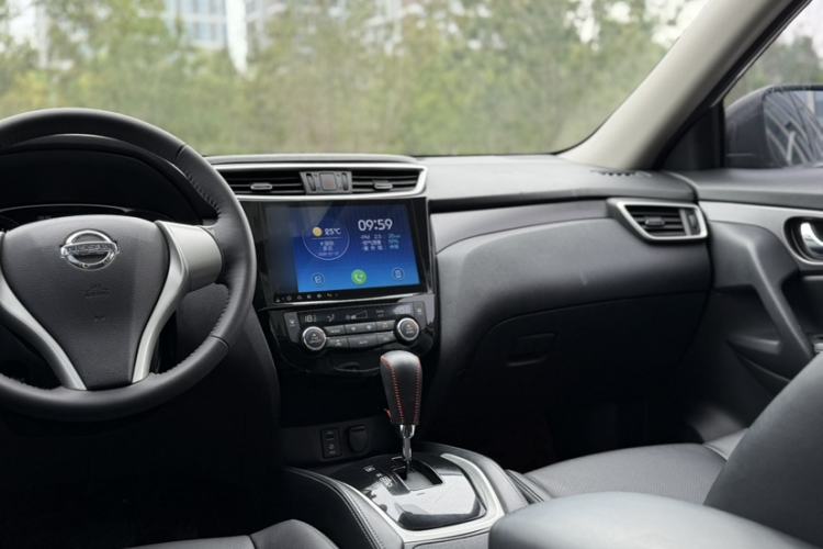 Used Nissan X-Trail 2014 2.0L CVT Comfort Edition 2WD Interior 5