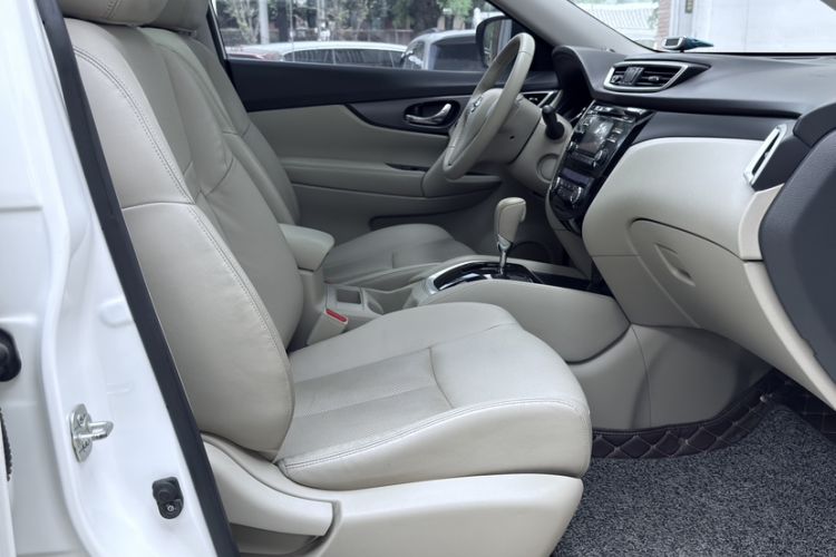 Used Nissan X-Trail 2014 2.0L CVT Comfort Edition 2WD Interior 5