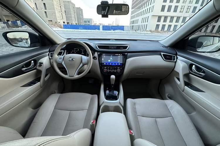 Used Nissan X-Trail 2014 2.0L CVT Comfort Edition 2WD Interior 5