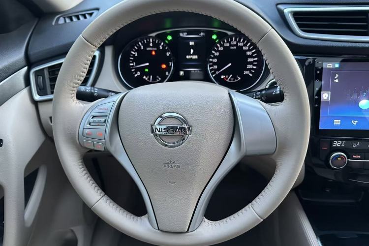 Used Nissan X-Trail 2014 2.0L CVT Comfort Edition 2WD Interior 7