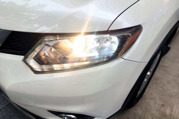 Used Nissan X-Trail 2014 2.5L CVT Leading Edition 4WD Left Front Headlight