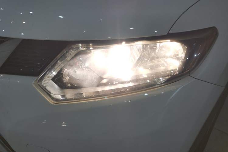 Used Nissan X-Trail 2014 2.0L CVT Comfort Edition 2WD Left Front Headlight