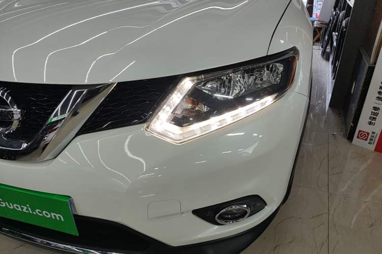 Used Nissan X-Trail 2014 2.5L CVT Leading Edition 4WD Left Front Headlight