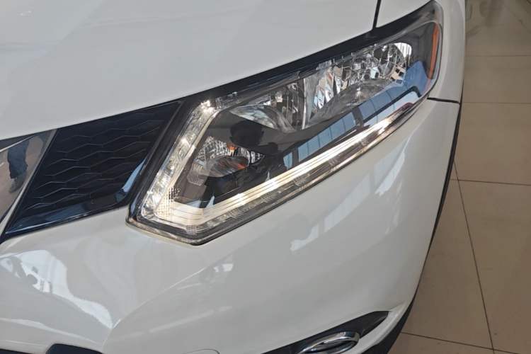 Used Nissan X-Trail 2014 2.0L CVT Comfort Edition 2WD Left Front Headlight