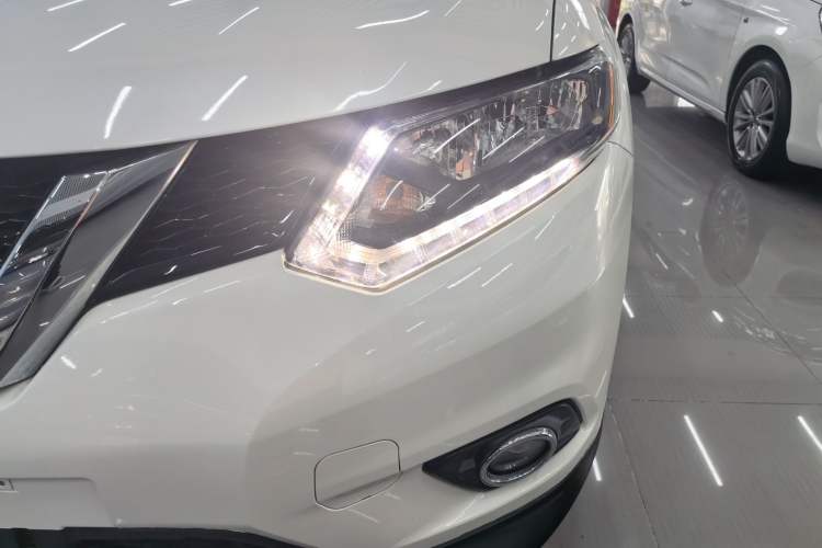 Used Nissan X-Trail 2014 2.0L CVT Comfort Edition 2WD Left Front Headlight