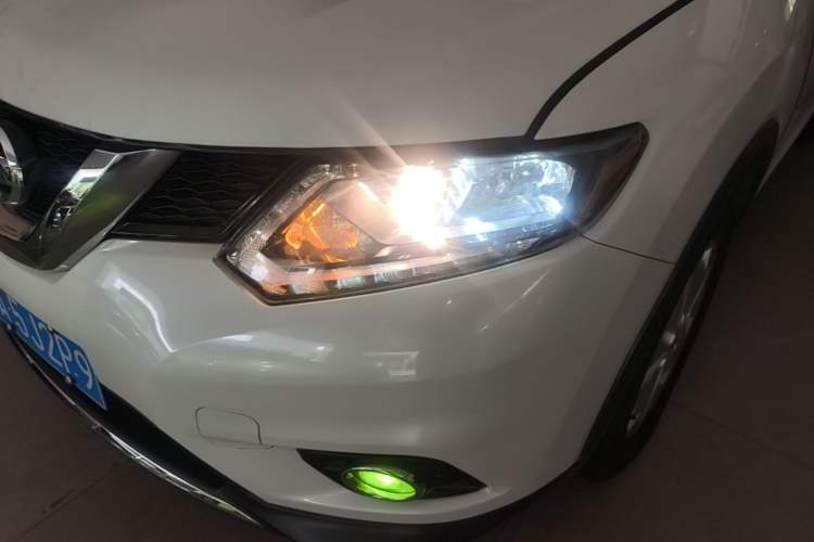 Used Nissan X-Trail 2014 2.5L CVT Leading Edition 4WD Left Front Headlight