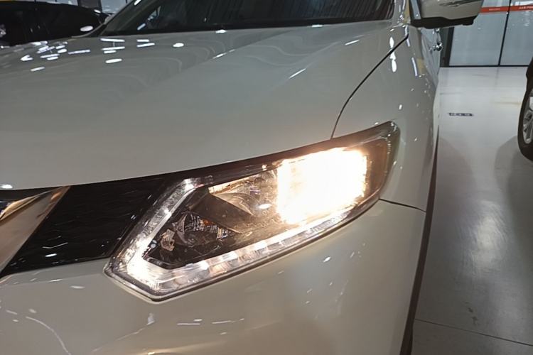 Used Nissan X-Trail 2014 2.0L CVT Comfort Edition 2WD Left Front Headlight