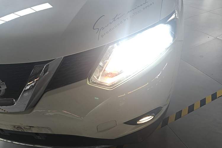 Used Nissan X-Trail 2014 2.0L CVT Comfort Edition 2WD Left Front Headlight