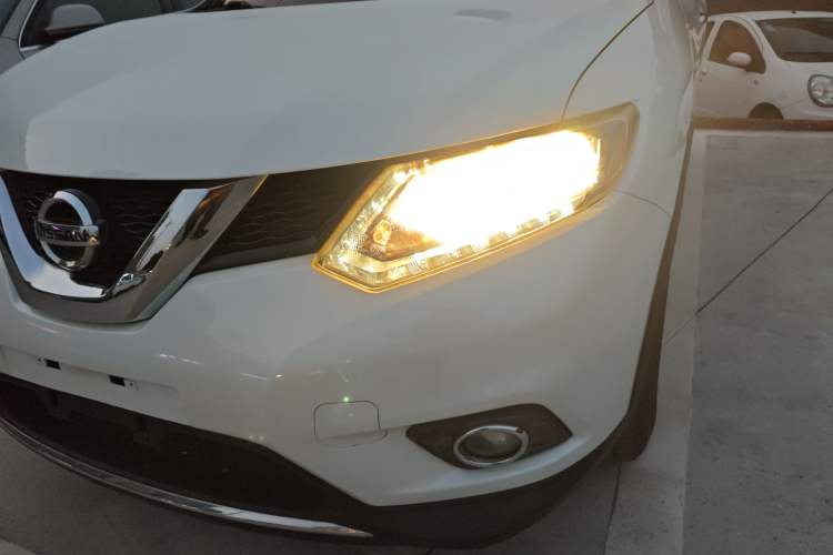 Used Nissan X-Trail 2014 2.0L CVT Comfort Edition 2WD Left Front Headlight