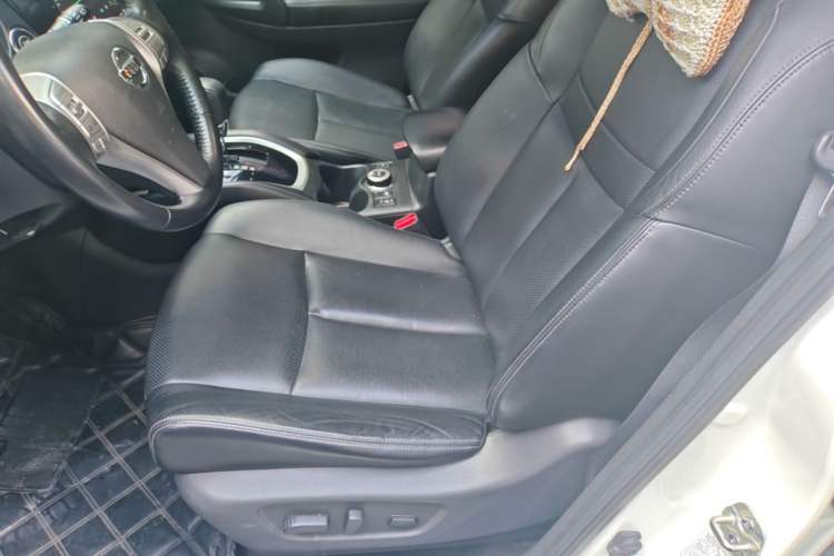 Used Nissan X-Trail 2014 2.5L CVT Luxury Edition 4WD Left Front Seat