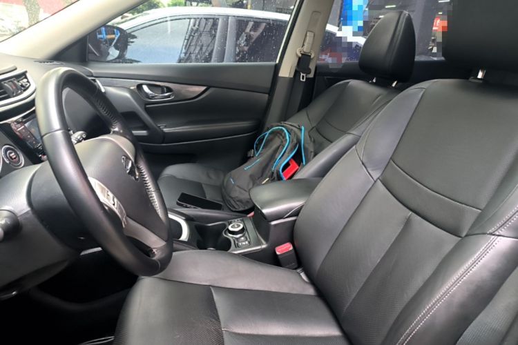 Used Nissan X-Trail 2014 2.5L CVT Leading Edition 4WD Left Front Seat