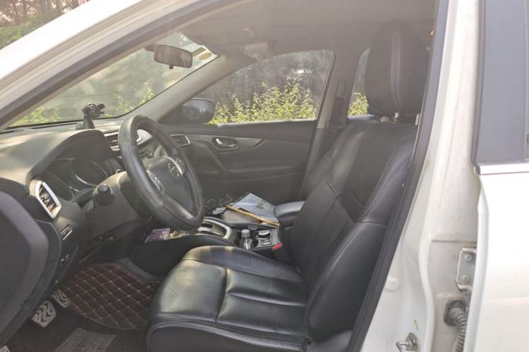 Used Nissan X-Trail 2014 2.5L CVT Luxury Edition 4WD Left Front Seat
