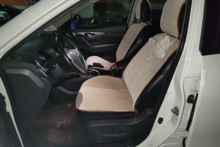 Used Nissan X-Trail 2014 2.5L CVT Leading Edition 4WD Left Front Seat