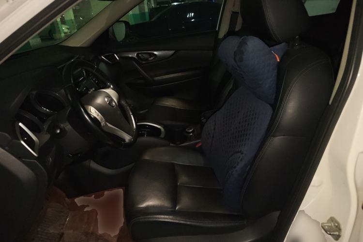 Used Nissan X-Trail 2014 2.5L CVT Leading Edition 4WD Left Front Seat