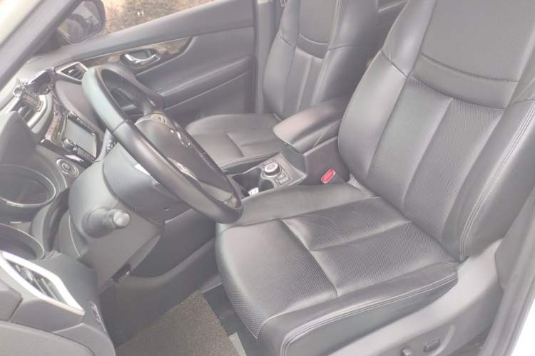 Used Nissan X-Trail 2014 2.5L CVT Ultimate Edition 4WD Left Front Seat