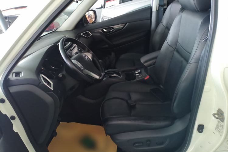 Used Nissan X-Trail 2014 2.5L CVT Luxury Edition 4WD Left Front Seat