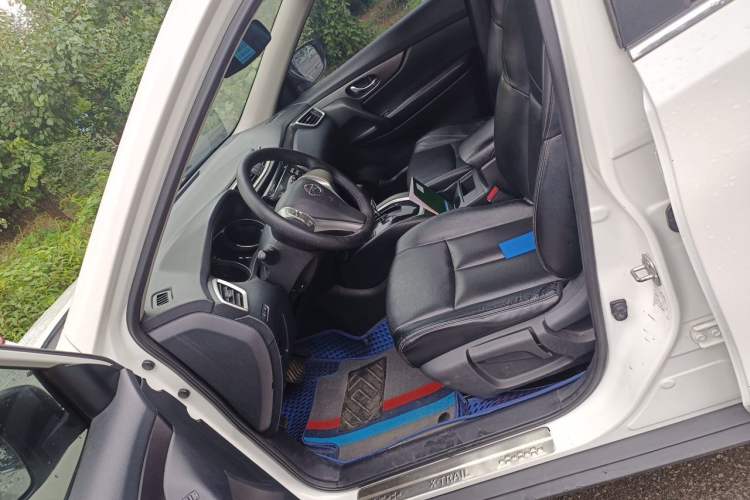 Used Nissan X-Trail 2014 2.0L CVT Comfort Edition 2WD Left Front Seat