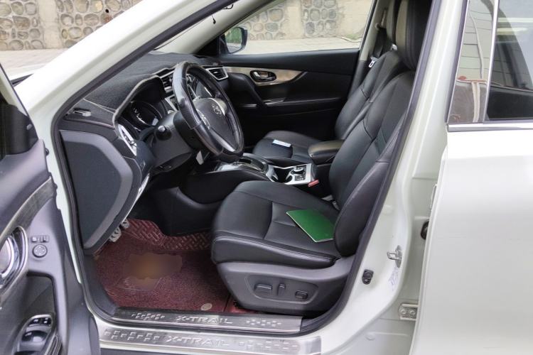 Used Nissan X-Trail 2014 2.5L CVT Luxury Edition 4WD Left Front Seat