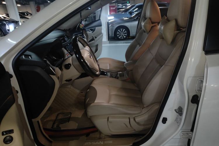 Used Nissan X-Trail 2014 2.0L CVT Smart Edition 2WD Left Front Seat