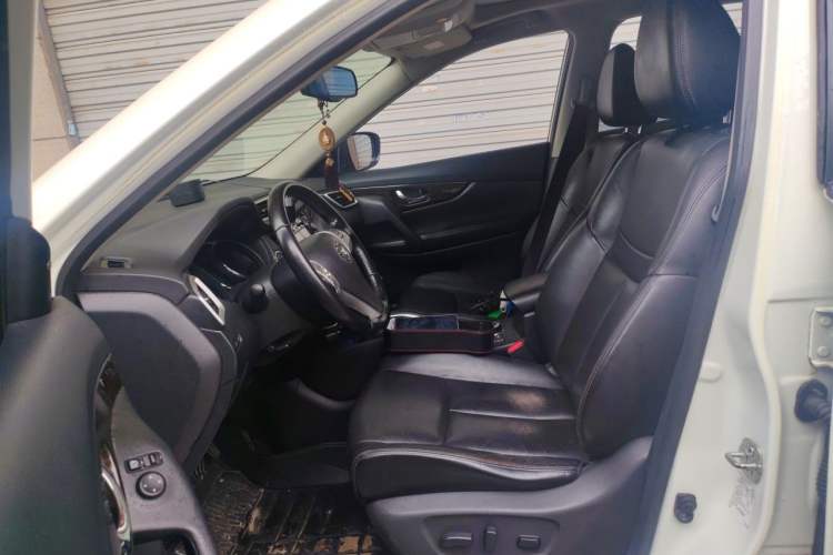 Used Nissan X-Trail 2014 2.5L CVT Ultimate Edition 4WD Left Front Seat