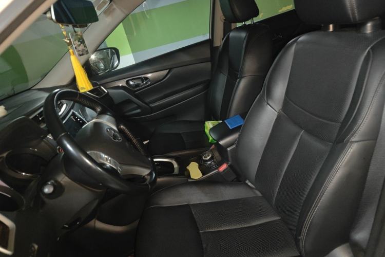 Used Nissan X-Trail 2014 2.5L CVT Luxury Edition 4WD Left Front Seat