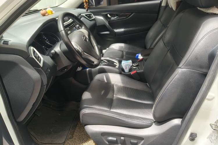 Used Nissan X-Trail 2014 2.5L CVT Leading Edition 4WD Left Front Seat